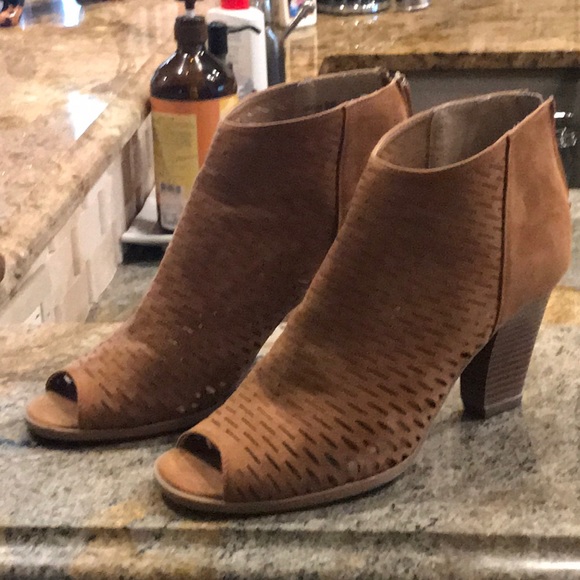 C Laundry Shoes - Open Toe Bootie